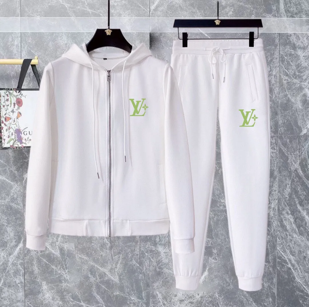 🅿️420 [LV Louis Vuitton] (Fat Man Gospel) hot-selling suit is coming. Focus on the original version of the official website. 2025 new hot-selling cardigan sweater suit. The original order is the best. 🇭🇰The meticulous work of top designers is dedicated to a fitting and perfect upper body effect. All-natural high-quality Roman cotton 100%, close-fitting comfort, noble and elegant! Original hardware embodies elegance and nobility! Counter size: M-5XL (maximum wear up to 220 pounds)